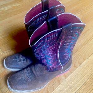 Ariat Cowgirl Boots - Big Girls Size 4